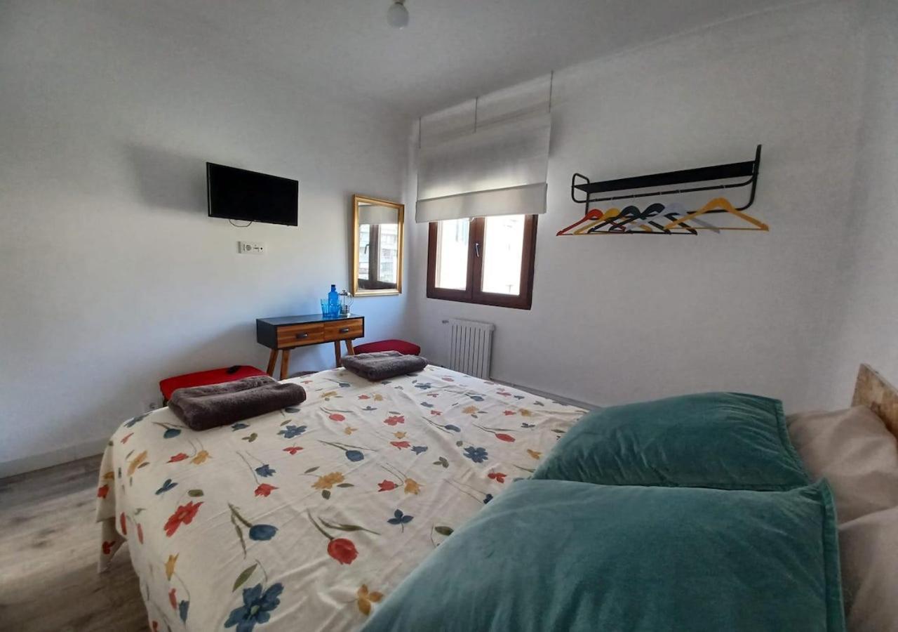 Habitaciones En El Atico De Tona Mirando A La Bahia De Santander Exterior foto
